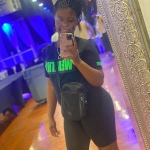 Meet your Posher, Monique